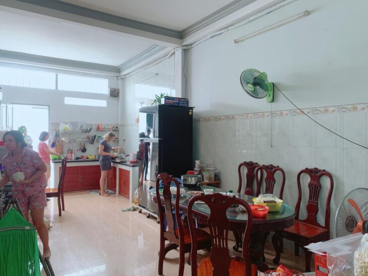 Kẹt tiền bán gấp nhà hxh, 4m x 15m, NGUYỄN VĂN ĐẬU, 5 PHÒNG, 5.7 tỷ.