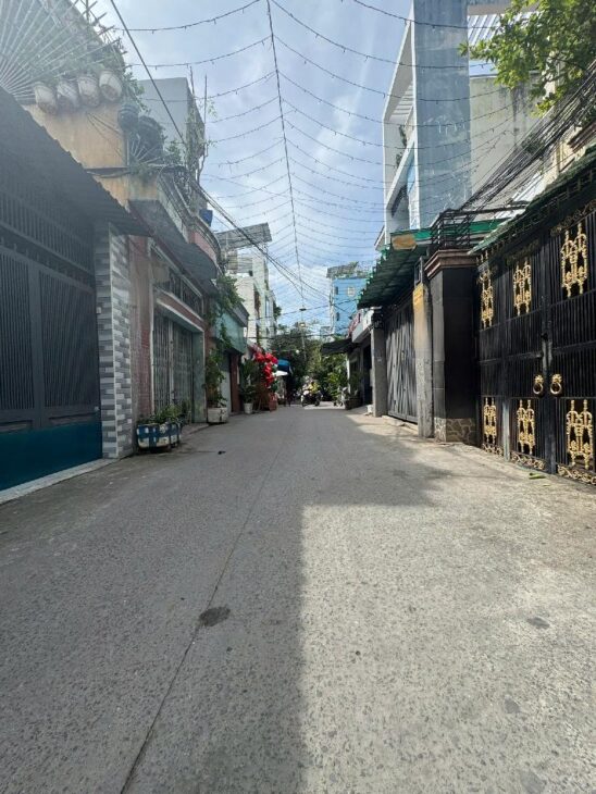 CHỈ 9.99 TỶ , CỰC HIẾM SIÊU PHẨM, 5 TẦNG – NỞ HẬU – PHẠM HÙNG – HẺM XE HƠI – KHU ẨM THỰC CHỢ – EAON