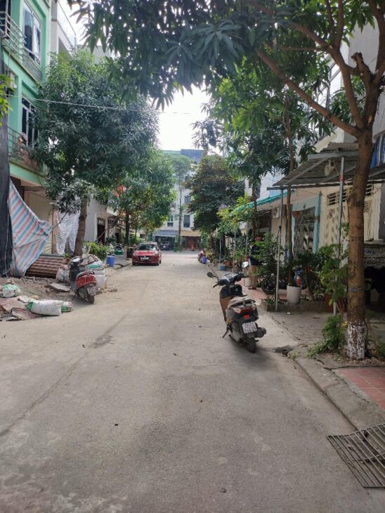 Lê Trọng Tấn 50m2 nhà 5 tầng giá hơn 13 đ. phân lô -vỉa hè- oto tránh- kinh doanh đỉnh.