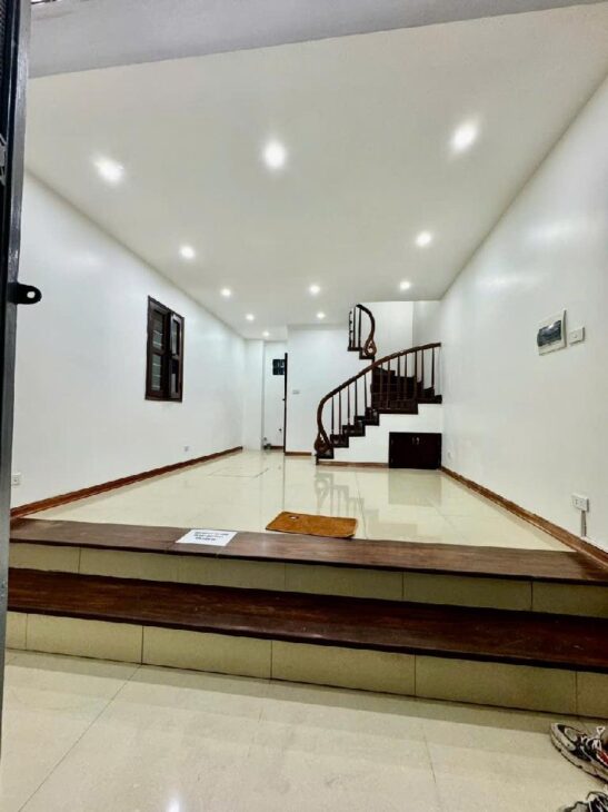 LA THÀNH, BA ĐÌNH – DT33M2, 5 TẦNG – LÔ GÓC, NỞ HẬU – VIEW THOÁNG ĐẸP