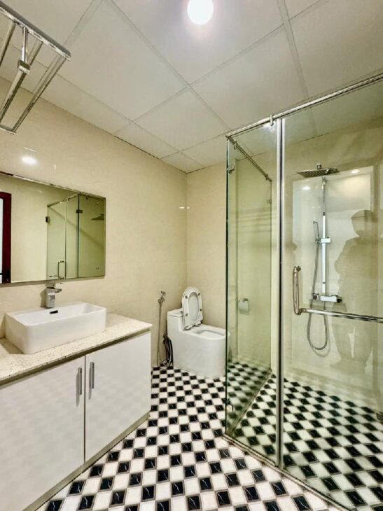 LA THÀNH, BA ĐÌNH – DT33M2, 5 TẦNG – LÔ GÓC, NỞ HẬU – VIEW THOÁNG ĐẸP