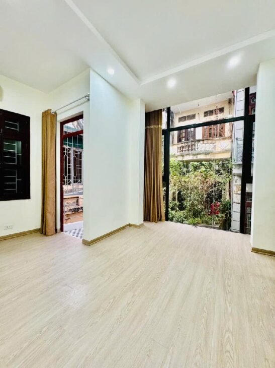 LA THÀNH, BA ĐÌNH – DT33M2, 5 TẦNG – LÔ GÓC, NỞ HẬU – VIEW THOÁNG ĐẸP