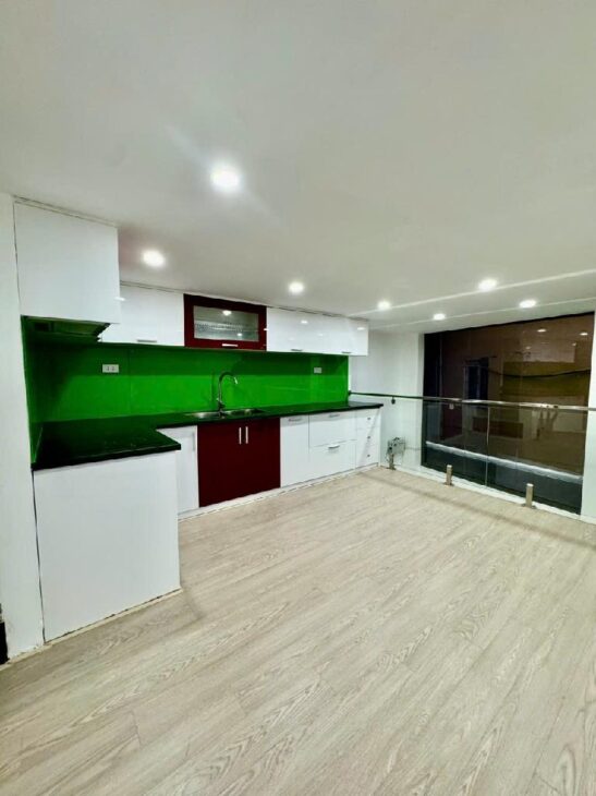 LA THÀNH, BA ĐÌNH – DT33M2, 5 TẦNG – LÔ GÓC, NỞ HẬU – VIEW THOÁNG ĐẸP