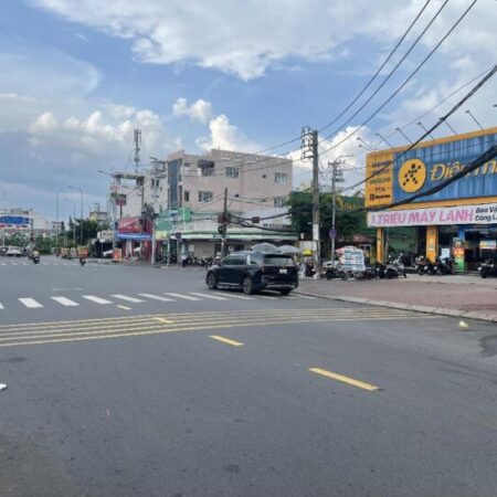 Bán nhà An Dương Vương, xe hơi đậu cửa 4×17 chỉ 5 tỷ 2