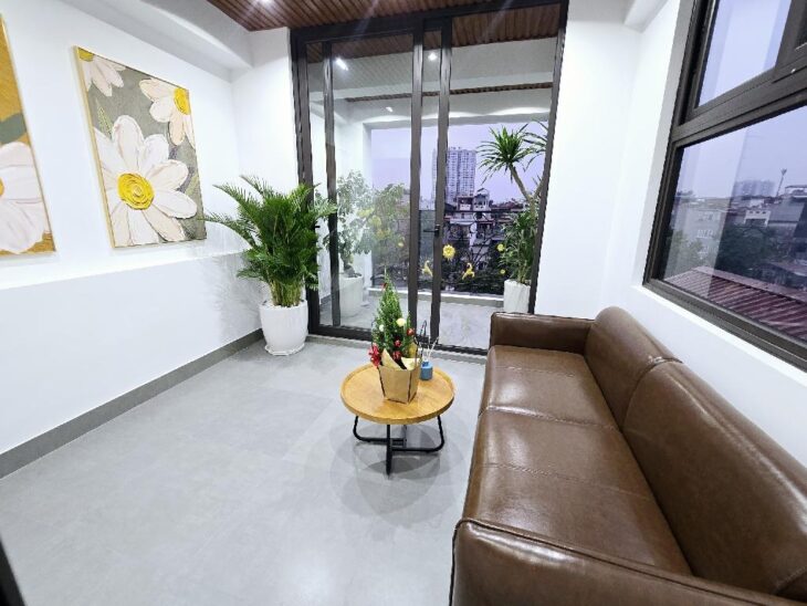 Trần Phú phân lô quân đội 52m2 nhà 5 tầng mà giá chỉ nhỉnh 11đ, nhà đẹp long lanh ở ngay , oto vào