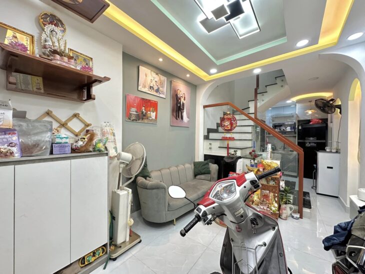 Cần Bán Gấp! Nhà 4 Tầng, 36,5m² Tại Ngọc Thụy Long Biên, Full Nội Thất, Giá Tốt – 0902318197