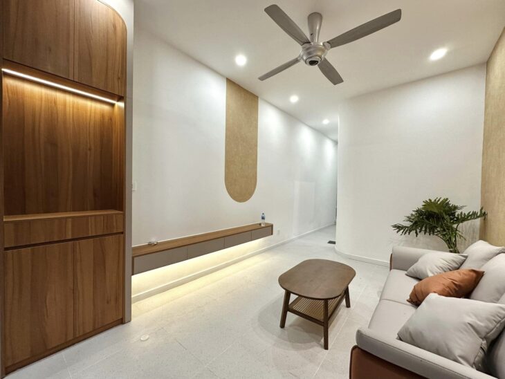 Bán Ngôi Nhà 7 tầng, 50m2, Tâm Điểm Ngô Gia Tự, Long Biên – Tiện Nghi, Hiện Đại, Giá Trị Tăng Cao