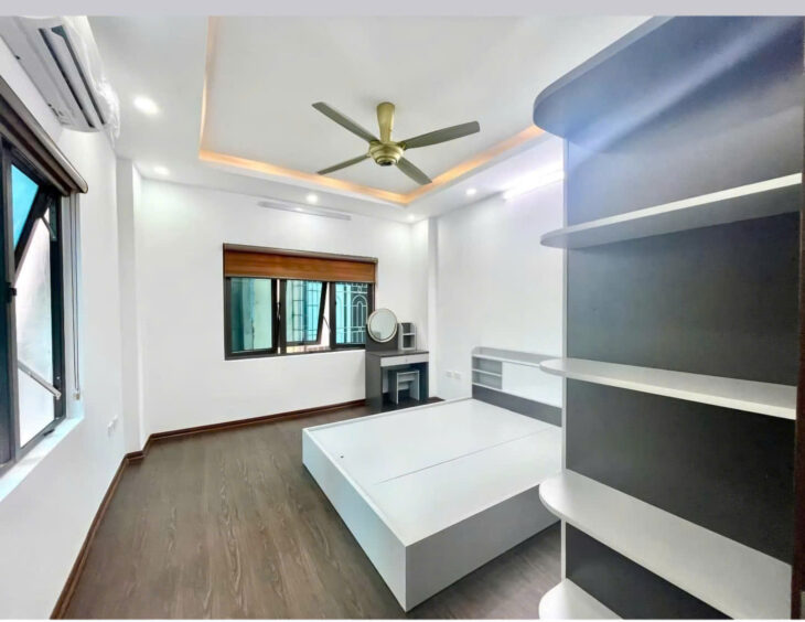 ĐÊ LA THÀNH NHỎ – ĐỐNG ĐA – DT 42M2 X 5T – MT 4M – 7.6TỶ- FULL NỘI THẤT – NGÕ RỘNG THOÁNG