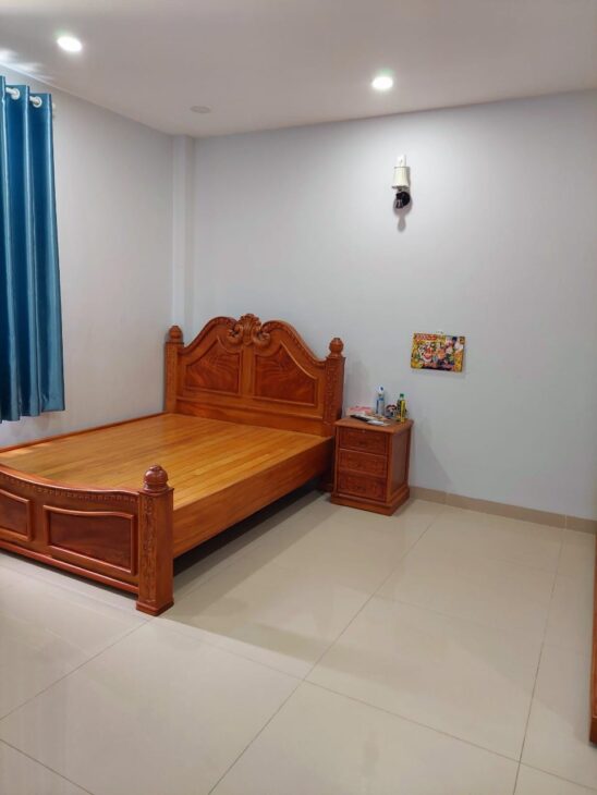 Cần tiền bán gấp nhà NGUYỄN VĂN ĐẬU, 6 phòng, hxh, 5m x 16m, 5.5 tỷ.