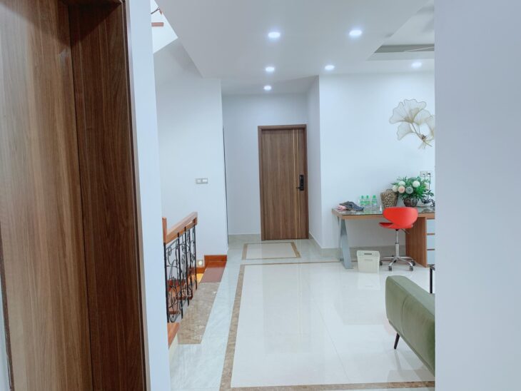 Cần bán gấp nhà 6 phòng, 5m x 15m, TRÀN BÌNH TRỌNG, giá 6.8 tỷ.