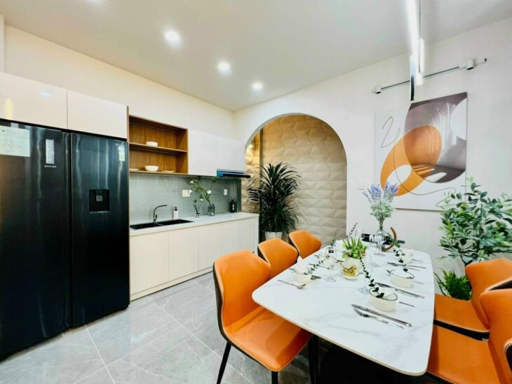 Bán nhà đường ĐINH TIÊN HOÀNG, BÌNH THẠNH, 5m x 14m, 5 lầu, 5.3 tỷ