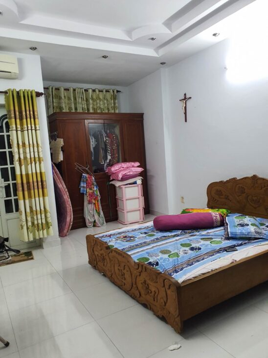 Cần bán nhà QUANG TRUNG, 4 lầu, 5 phòng, 4m x 12m, 6.3 tỷ