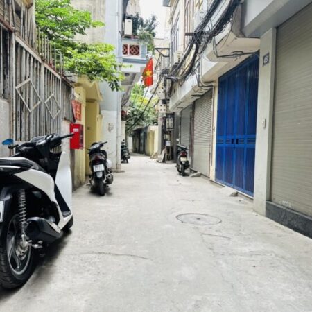 Bán Nhà Đẹp Bắc Cầu – Ô Tô Đỗ Cửa – Ở Ngay – 55m² 5 Tầng – Nhỉnh 5 Tỷ Bán Nhà Đẹp Bắc Cầu – Ô Tô Đỗ Cửa – Ở Ngay – 55m² 5 Tầng – Nhỉnh 5 Tỷ