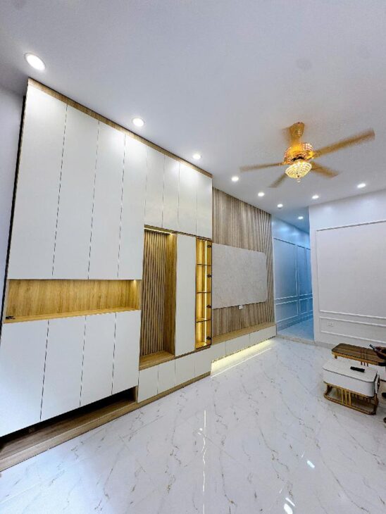 siêu phẩm Nhuệ Giang nhà mới full nội thất 50m 2 5 tầng , nhà 2 thoáng trước sau, thang máy , oto