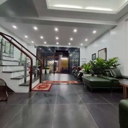 Bán chung cư mini 8 tầng đường Mỹ Đình, ô tô đỗ cách nhà 10m, nội thất cao cấp