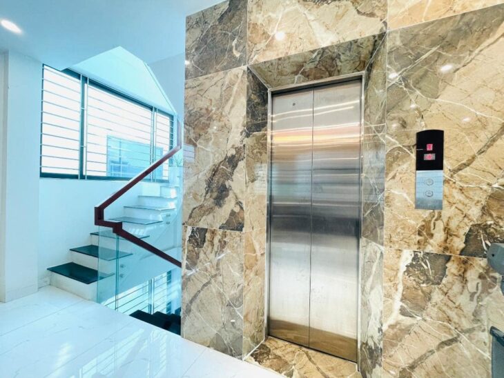 Tuyệt phẩm Vạn Phúc, Hà Đông diện tích 85m2, mặt tiền 5m, 6 tầng thang máy, Oto đỗ cửa