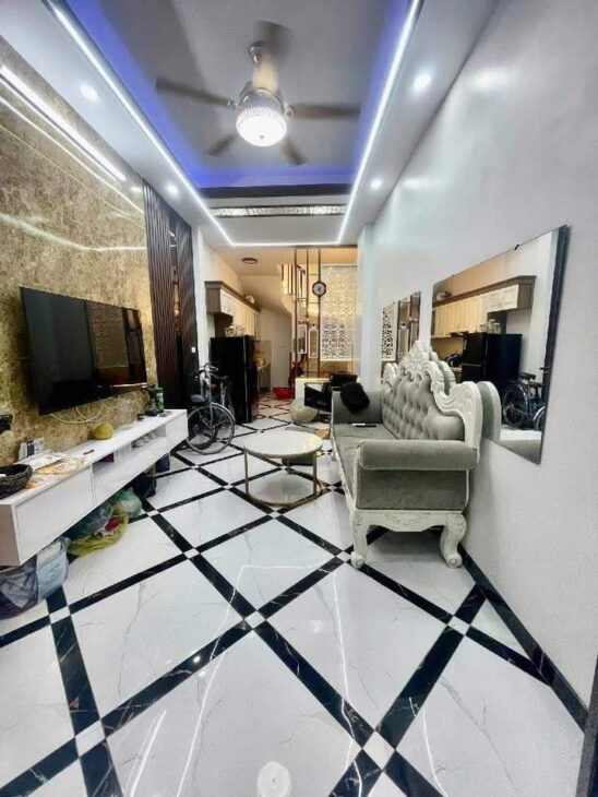 ❤️❤️ HÓT LẮM – 4,2 TỶ – NHÀ ĐẸP THẠCH BÀN 5 TẦNG – LÔ GÓC – 7 CHỖ ĐỖ CỬA – FULL NỘI THẤT Vị trí