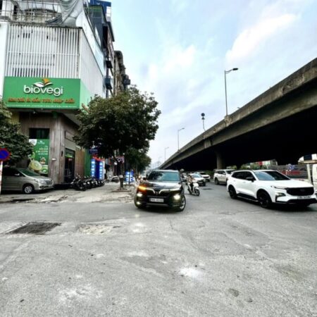 BÁN NHÀ MẶT PHỐ NGUYỄN XIỂN – LÔ GÓC THANG MÁY – VỈA HÈ KINH DOANH – 6T MT15M; 3X TỶ