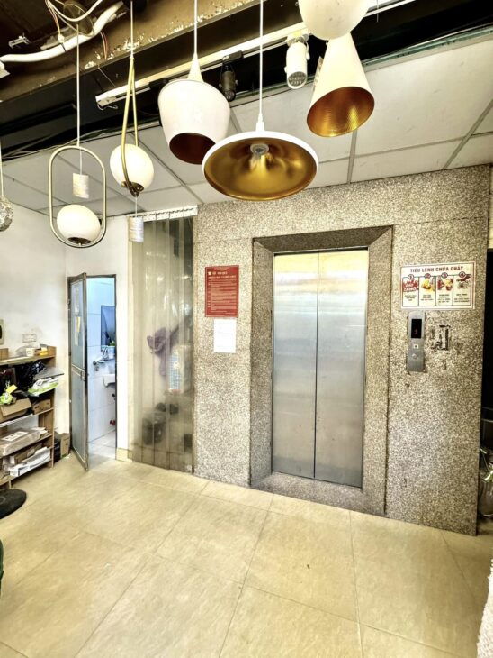 BÁN NHÀ MẶT PHỐ NGUYỄN XIỂN – LÔ GÓC THANG MÁY – VỈA HÈ KINH DOANH – 6T MT15M; 3X TỶ