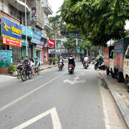 BÁN NHÀ PHỐ CỔ HÀ ĐÔNG 50M2- MẶT TIỀN 4.2M, DÂN XÂY KIÊN CỐ, NGÕ THÔNG CÁC NGẢ, Ô TÔ NGỦ TRONG NHÀ. BÁN NHÀ PHỐ CỔ HÀ ĐÔNG 50M2- MẶT TIỀN 4.2M, DÂN XÂY KIÊN CỐ, NGÕ THÔNG CÁC NGẢ, Ô TÔ NGỦ TRONG NHÀ.