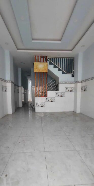 BÁN NHÀ NGAY CHỢ TÂN HIỆP HÓC MÔN – 94M2 – XE HƠI NGỦ TRONG NHÀ. CHỈ 2,85 TỶ TL.