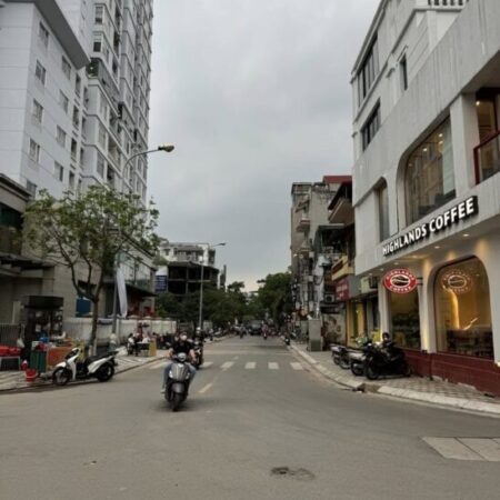 16 tỷ Phố Đào Tấn – hiếm – ô tô vào nhà – Kinh doanh – Gần phố 16 tỷ Phố Đào Tấn – hiếm – ô tô vào nhà – Kinh doanh – Gần phố