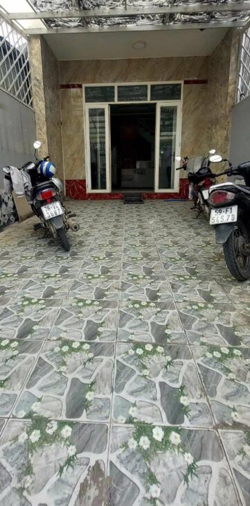 BÁN NHÀ NGAY CHỢ TÂN HIỆP HÓC MÔN – 94M2 – XE HƠI NGỦ TRONG NHÀ. CHỈ 2,85 TỶ TL.