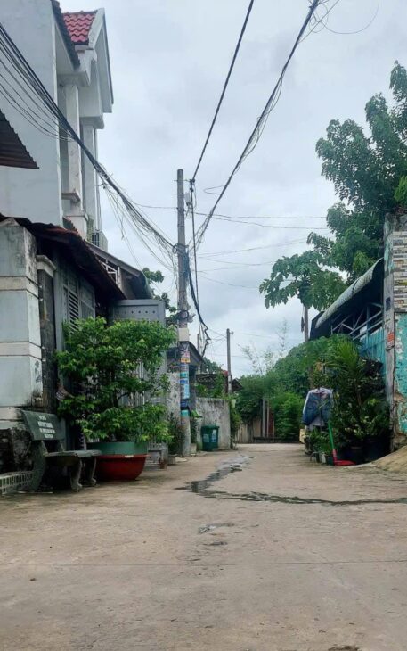 BÁN NHÀ NGAY CHỢ TÂN HIỆP HÓC MÔN – 94M2 – XE HƠI NGỦ TRONG NHÀ. CHỈ 2,85 TỶ TL.