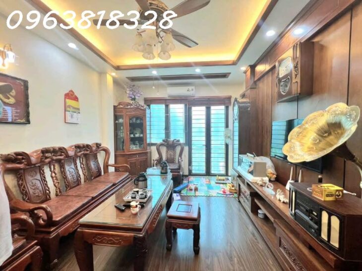 NHÀ ĐẸP BÊN MỸ Ở NGAY – 2 THOÁNG – NGÕ NÔNG GẦN Ô TÔ – SỔ HOA HẬU – TIỆN ÍCH ĐỈNH – 40m2 NHỈNH 6 TỶ