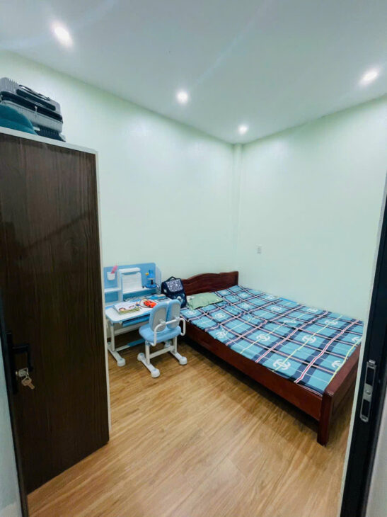 BÁN NHÀ THIẾT KẾ HIỆN ĐẠI, CHỦ THIỆN CHÍ BÁN, GIÁ ƯU ĐÃI