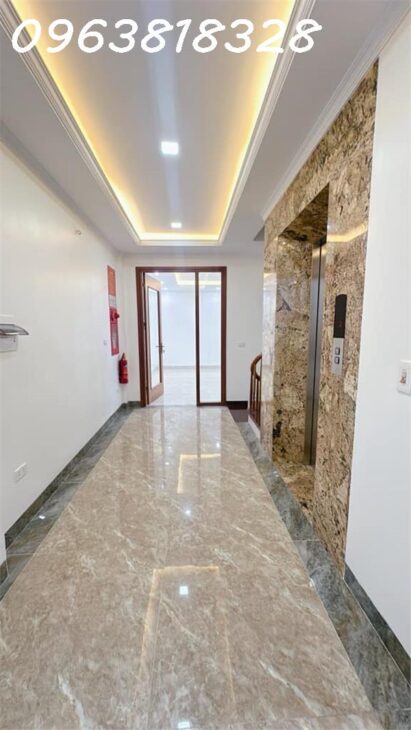 PHÂN LÔ VỈA HÈ THANG MÁY 7 TẦNG – OTO TRÁNH NHAU VỊ TRÍ VIP – TOÀ NHÀ VĂN PHÒNG VỪA Ở VỪA CHO THUÊ