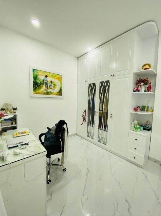 Bán Nhà 3 tầng mặt tiền đường Trịnh Phong, p. Tân Lập, tp. Nha Trang