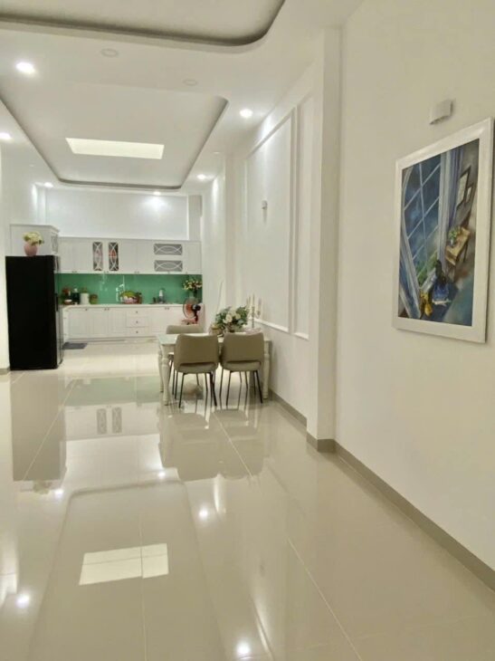 Bán Nhà 3 tầng mặt tiền đường Trịnh Phong, p. Tân Lập, tp. Nha Trang