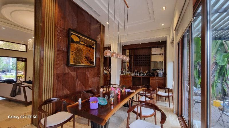 BIỆT THỰ ĐẲNG CẤP NHẤT CIPUTRA – VIEW TỶ ĐÔ SÂN GOLF VÀ HỒ CÁ SIÊU ĐẸP – THANG MÁY HIỆN ĐẠI DIỆN