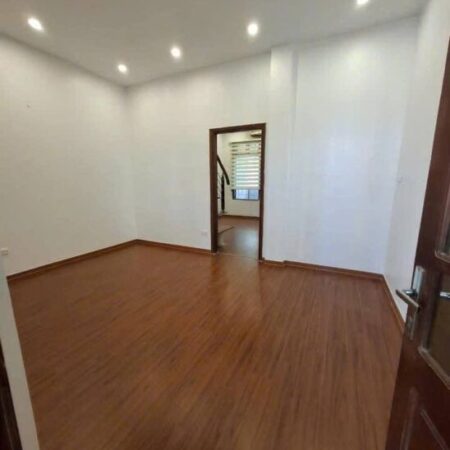 BÁN NHÀ TẬP THỂ QUÂN SỰ HOÀNG QUỐC VIỆT .DT ;34/80m- tầng 5 – GIÁ 3,1 TỶ.3 PHÒNG NGỦ CẦU THANG RỘNG BÁN NHÀ TẬP THỂ QUÂN SỰ HOÀNG QUỐC VIỆT .DT ;34/80m- tầng 5 – GIÁ 3,1 TỶ.3 PHÒNG NGỦ CẦU THANG RỘNG