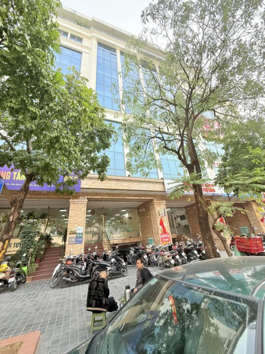 TÒA VĂN PHÒNG-Mặt phố Trần Vỹ (Lê Đức Thọ) 136m2/ 9T Thang máy, MT 6.5m – 78 Tỷ