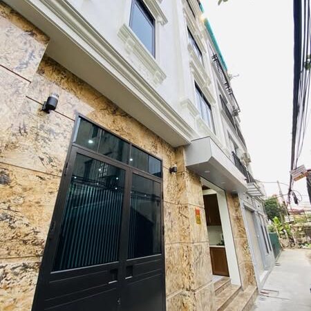 NHÀ ĐẸP VIỆT HƯNG- LONG BIÊN. DIỆN TÍCH 34M, 5 TẦNG MẶT TIỀN RỘNG. KHU VỰC TRUNG TÂM, ĐI BỘ RA