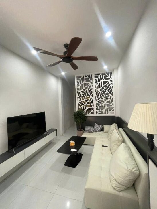 BÁN NHÀ PHỐ NGÔ THÌ SỸ, VẠN PHÚC, HÀ ĐÔNG 35M2, Ô TÔ ĐỖ CỬA. 2 MẶT THOÁNG.