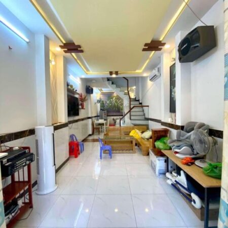 NHÀ 2 TẦNG TÂN THỚI HIỆP 20 – HẺM XE TẢI QUAY ĐẦU GẦN BỆNH VIỆN QUẬN 12 – XE HƠI NGỦ TRONG NHÀ. NHÀ 2 TẦNG TÂN THỚI HIỆP 20 – HẺM XE TẢI QUAY ĐẦU GẦN BỆNH VIỆN QUẬN 12 – XE HƠI NGỦ TRONG NHÀ.