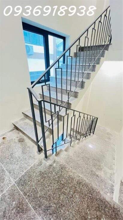 Cực hiếm-mặt phố Nguyên Chí Thanh, Đống Đa-9T-có hầm-thang máy-2 thoáng-mặt tiền cực khủng-KD