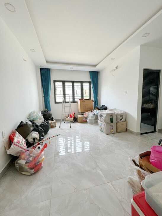 NHÀ PHỐ HẺM XE HƠI THÔNG