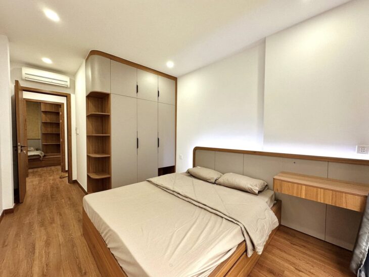 Bán Ngôi Nhà 7 tầng, 50m2, Tâm Điểm Ngô Gia Tự, Long Biên – Tiện Nghi, Hiện Đại, Giá Trị Tăng Cao