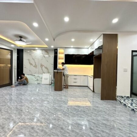 Diện tích 6m x11m – 4 phòng ngủ – NƠ TRANG LONG – gần HXH sổ đẹp.