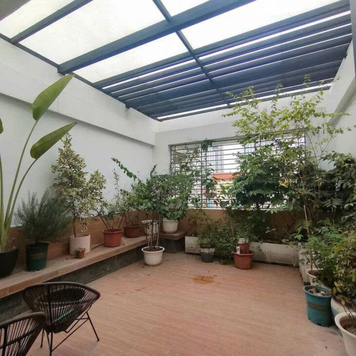 Bán nhà Hoàng Quốc Việt vỉa hè ô tô tránh ô thang máy, gara 2 ô tô, KD VP, SPA 105m-26 tỷ