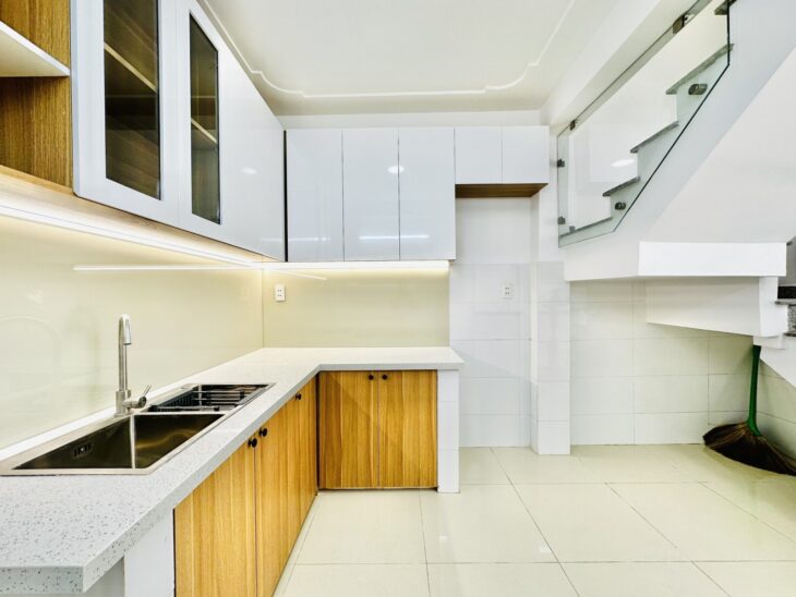 Bán gấp nhà 4m x 13m, 4.8 tỷ đường DƯƠNG QUẢNG HÀM, GÒ VẤP