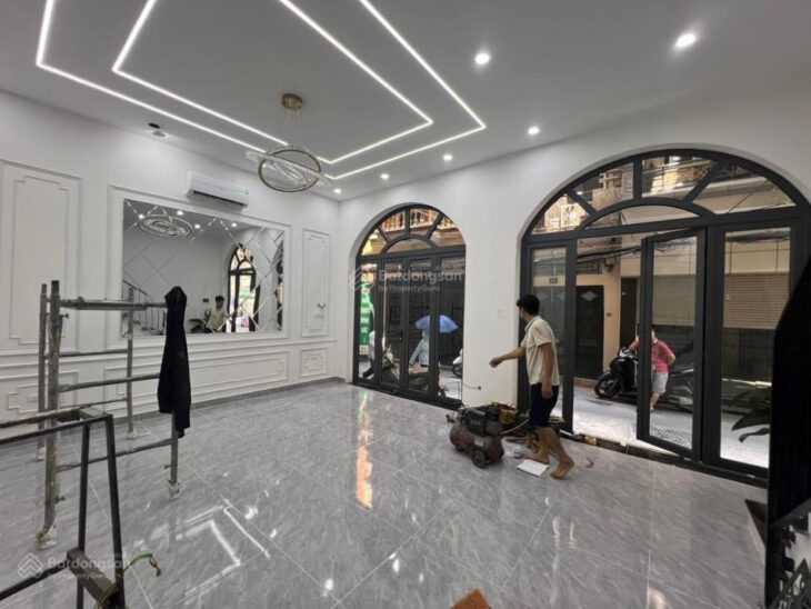 Siêu hiếm! Bán nhà Thịnh Hào 1, ngõ rộng 5m, oto đỗ cửa, KD VIP, 45m2, 4T, MT 6.5m, chỉ 10. X tỷ