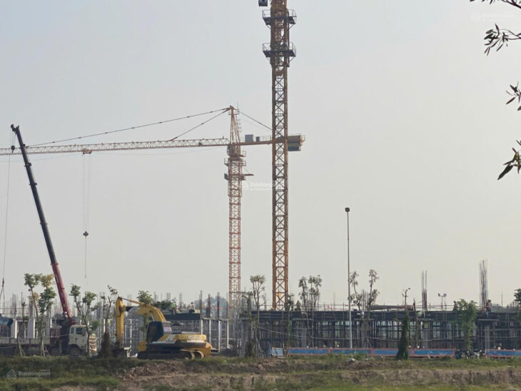 Bán căn dãy LK4 Vaquarius Văn Giang, lô đẹp hướng Đông Nam mặt tiền 6m