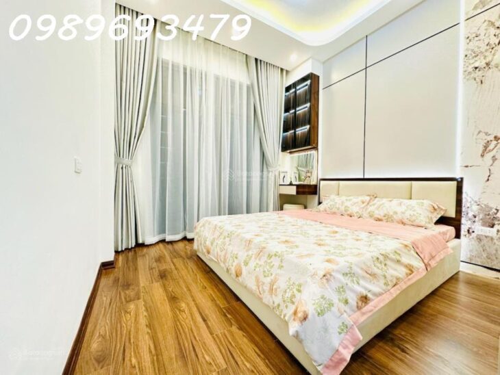 Phân lô quân đội, bán nhà phố Vương Thừa Vũ, lô góc 3 thoáng, 30m ra mặt phố, nội thất siêu đẹp