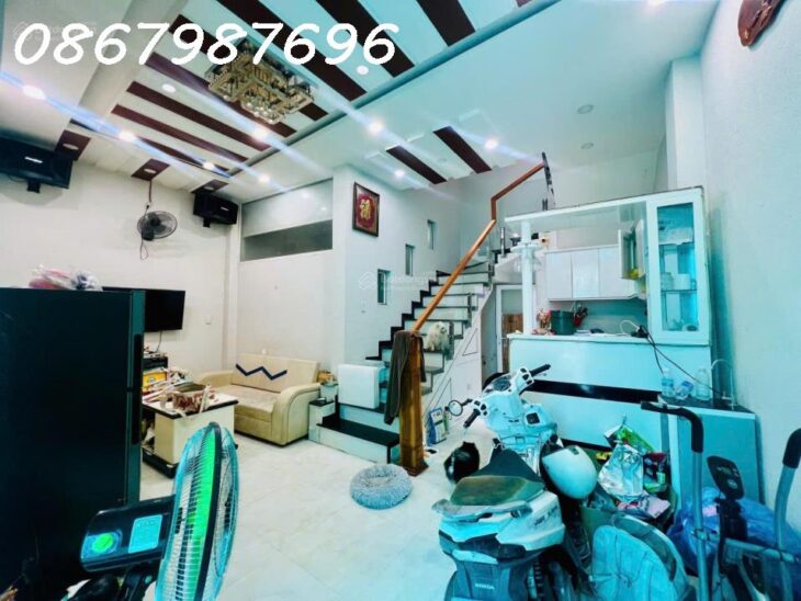 Bán Nhà 2.5 Tầng Tặng 2 Phòng Trọ, Cách Biển Chỉ 900m, Giá 2.7 Tỷ NHA TRANG