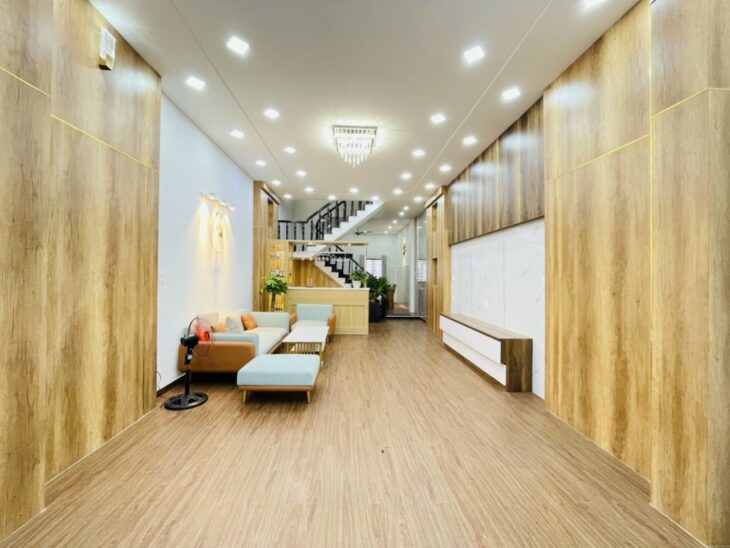 Bán gấp nhà NGUYỄN THƯỢNG HIỀN, 6.8 TỶ, 4.6m x 11m, 3 lầu, hẻm rộng.